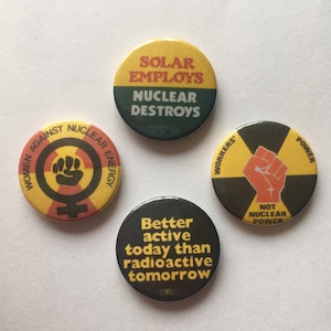4er Pack Umweltaktivist Green Energy Anti Nuclear Solar Power Feministische Retro Style Remake Anstecker