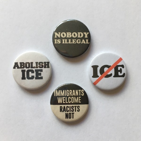 Juego de 4 pines de protesta contra la inmigración, ICE, botones proinmigrantes, insignias antirracistas y antifascistas.