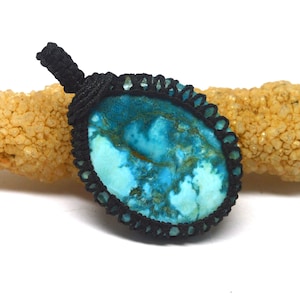 Colgante de piedra preciosa turquesa de calidad impresionante, cabujón colgante de cristal curativo turquesa, forma ovalada, piedra natural, tamaño 66 x 34 x 9 mm