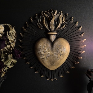 Sacred Heart Gothic Wall Plaque – 3D Printed Dark Religious Decor | Gothic Home Altar Decoration | Black, Gold or Silver Finish