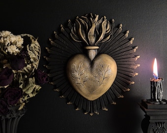 Gothic Sacred Heart Wall Plaque – 3D Printed Dark Religious Decor, Gothic Altar Art, Black Gold Silver Home Decoration