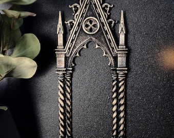 Gothic Cathedral Arch Wall Frame – 3D Printed Window Frame | Gothic Decor, Black or Hand Painted Gold/Silver | Gothic Revival Shelf Accent