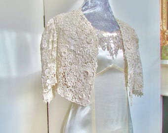 Edwardian Victorian lace bridal cape cover-up bolero beautiful textural cotton lace with raised flowers can be worn front or back one size M