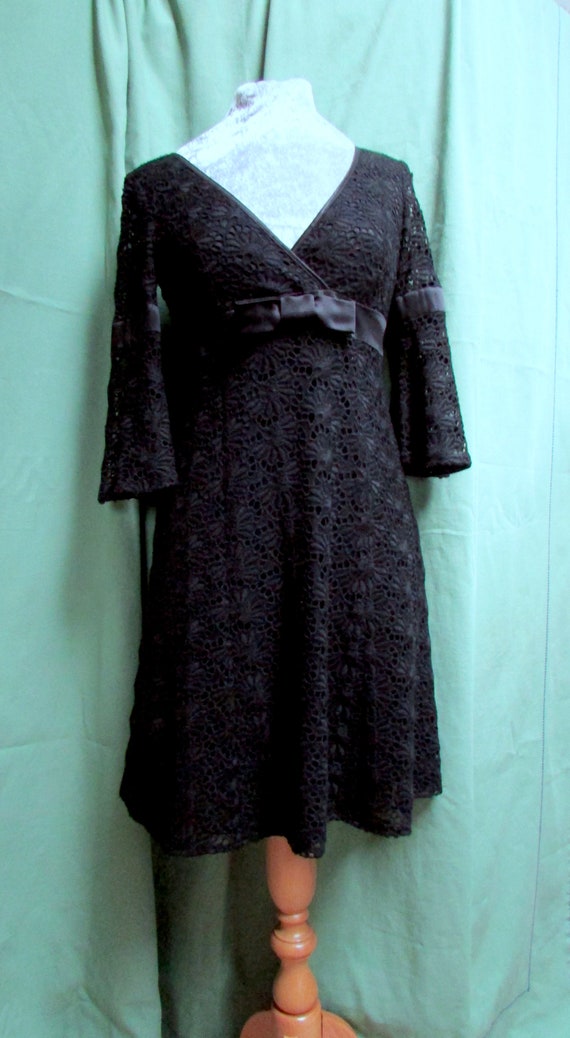 Little Black Dress, 60s Style Textured Lace, High Waist, Bell Sleeve, Cute Party/event Dress Karen Millen Pre-loved UK 10 US6 - Etsy Little Black Dress, 60s Style Textured Lace, High Waist, Bell Sleeve, Cute Party/event Dress Karen Millen Pre-loved UK 10 US6 - Etsy