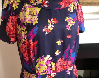 Silk cocktail dress navy floral pattern gorgeous colours elegant mother of Bride, short sleeve boat neckline lovely wedding guest Boden 12 L