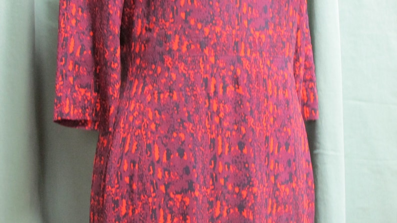 Sweet 34 sleeves and gathered round neck UK 12 Lovely silk fitted dress by Whistles pretty shades of Autumnal colours a great Xmas dress