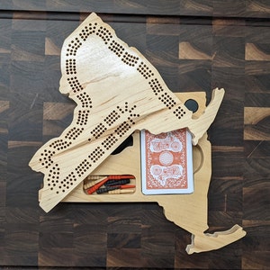 New York State NY Travel Cribbage Board, Storage Inside!, Includes Cards and Pegs!