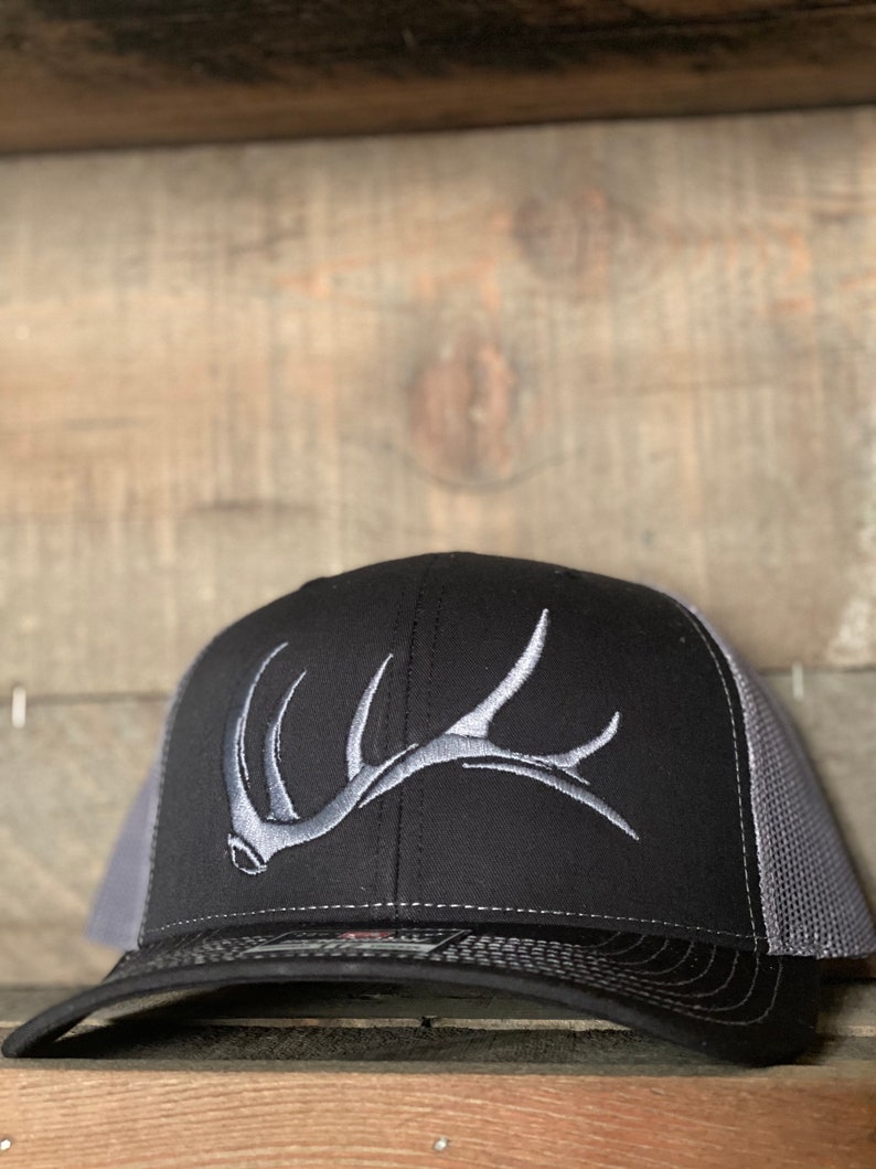 MULTIPLE COLOR CHOICES Game On bull elk shed snap back black/charcoal