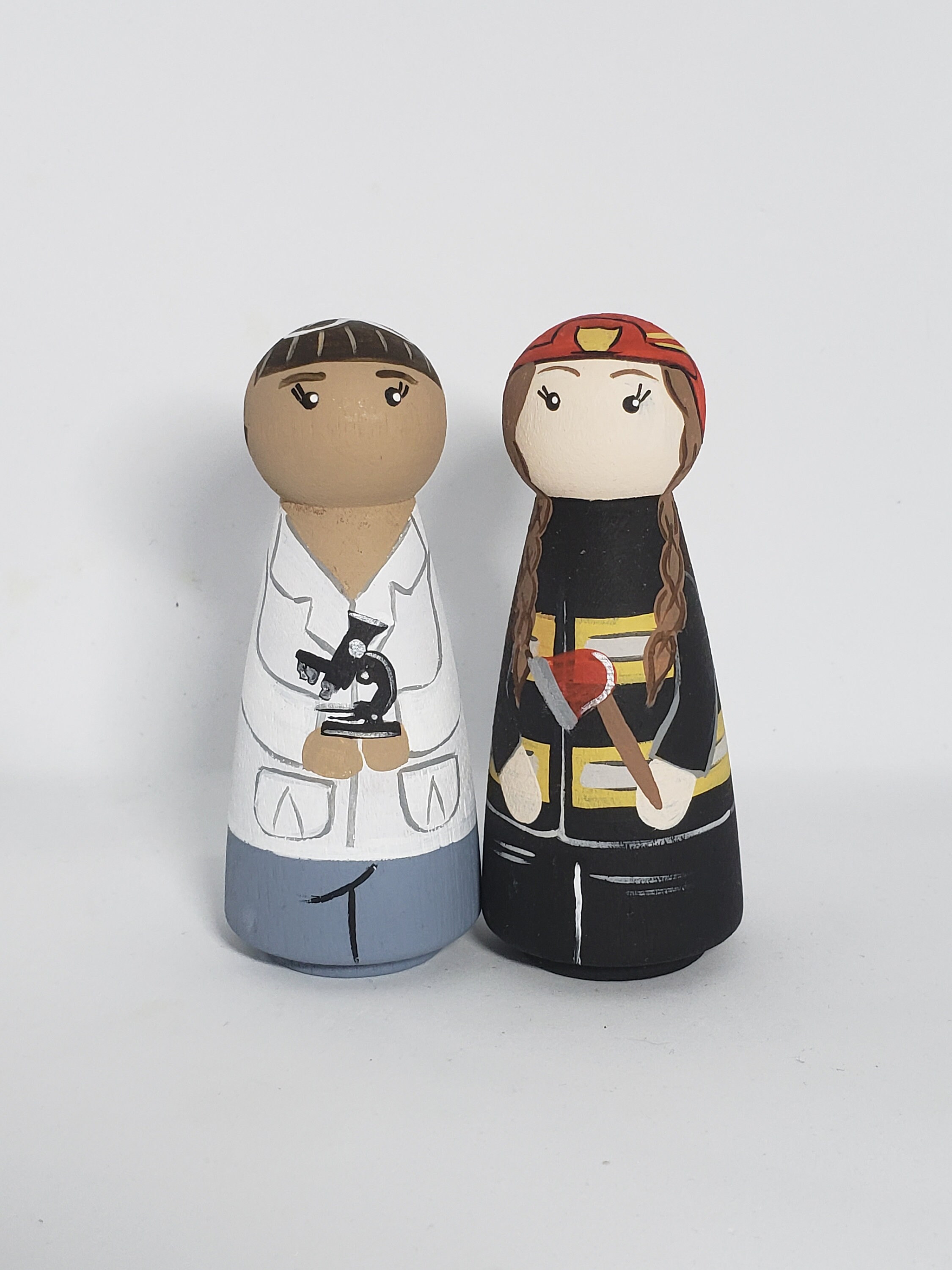 Community-helper-peg-poppen, carrière-peg-poppen, peutercadeau, Canadese  advocaat, barrister-pop, piloot/danser/politiepop, dokter-peg-pop - Etsy  België, image size:2250x3000