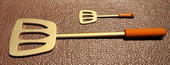 Inspired 3d Print - Spongebob Golden Spatula set with ornament hanger