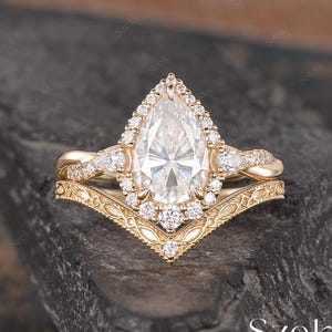 Unique 1.6ct Pear Moissanite Infinity Ring Set Yellow Gold Twist Engagement Ring Art Deco Engraved Ring Cluster Halo Ring Promise Ring