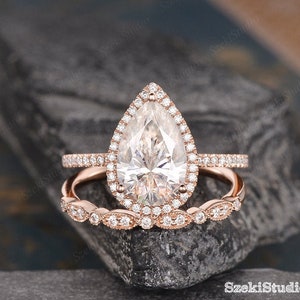 3.5ct Pear Cut Moissanite Engagement Ring Set Pear Shaped Wedding Ring Rose Gold Bridal Set Tear Drop Halo Ring 8x12mm Moissanite Ring