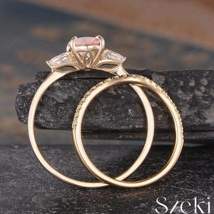 1.5CT Oval Cut Pink Lab Grown Diamond Ring Set Yellow Gold Floral Engagement Ring Lotus Three Stone Ring Lab Diamond Bridal Set Promise Ring