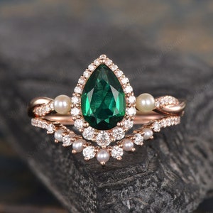 1.6ct Pearl Cut Emerald Engagement Ring Set Twist Rose Gold Solitaire Ring Pear Shaped Emerald Bridal Set Halo Infinity Diamond Wedding Ring