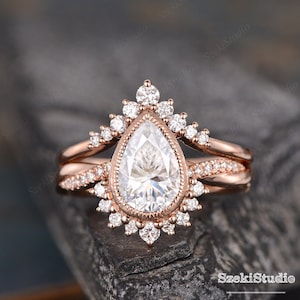 Pear Shaped Moissanite Ring Set 2CT Pear Engagement Ring Rose Gold Moissanite Bridal Ring Set Vintage Infinity Ring Wedding Ring Bezel Set