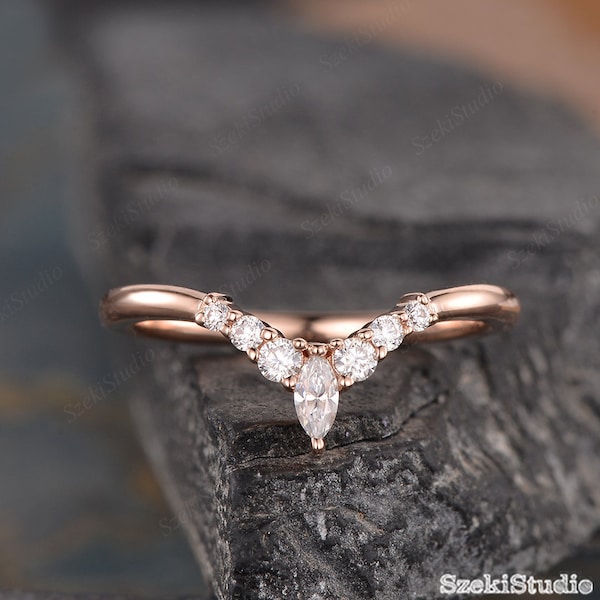 Anillo de boda curvo con diamantes para mujer, con diseño de chevron y marquesa a juego, en oro rosa, minimalista, apilable, delicado regalo de aniversario de boda.