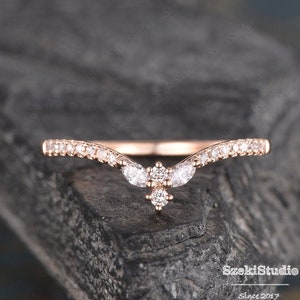 Art Deco Diamond Wedding Band Woman Rose Gold Wedding Band Curved V-shaped Stacking Ring Moissanite Jewelry Delicate Bridal Promise Matching