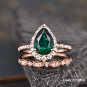 3.5ct Pear Cut Emerald Engagement Ring Set Pear Shaped Wedding Ring Rose Gold Bridal Set Tear Drop Halo Ring 8x12mm Lab Emerald Ring