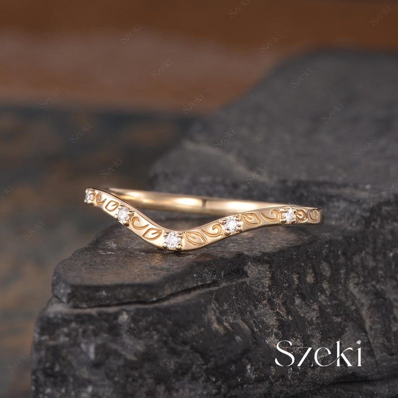 Vintage Moissanite Curved Wedding Band Women Yellow Gold Leaf Wedding ...