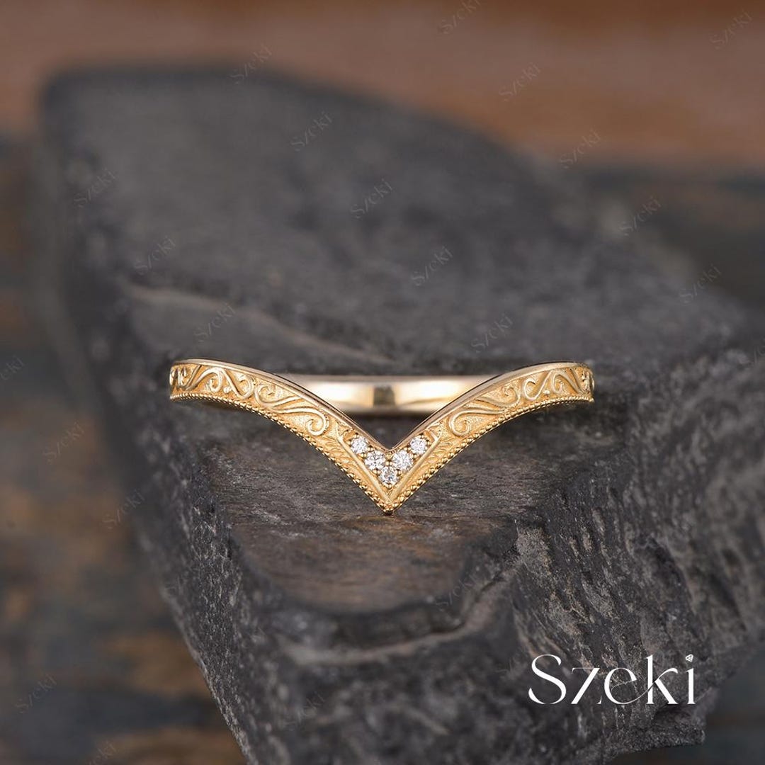 Vintage Moissanite Curved Wedding Band Women Yellow Gold Milgrain Ring ...
