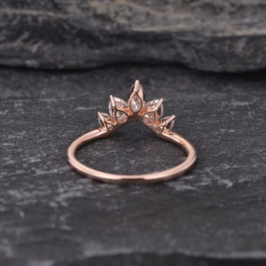 Moissanite Wedding Band Rose Gold Pear Shaped Curved Ring Unique V ...