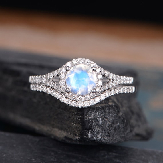 15+ Moonstone Engagement Ring Gold Pics