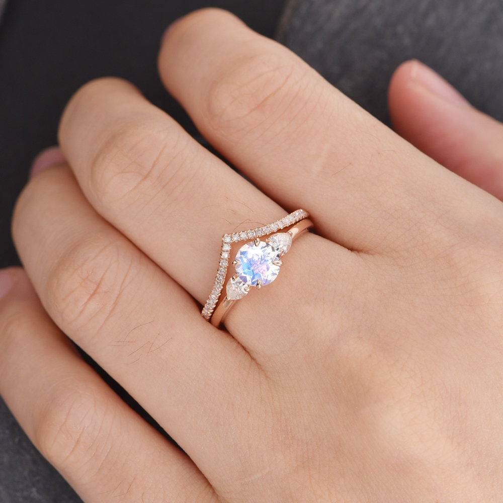 55Carat Markiezin en ronde eeuwigheid verlovingsring 55Carat Markiezin en ronde eeuwigheid verlovingsring