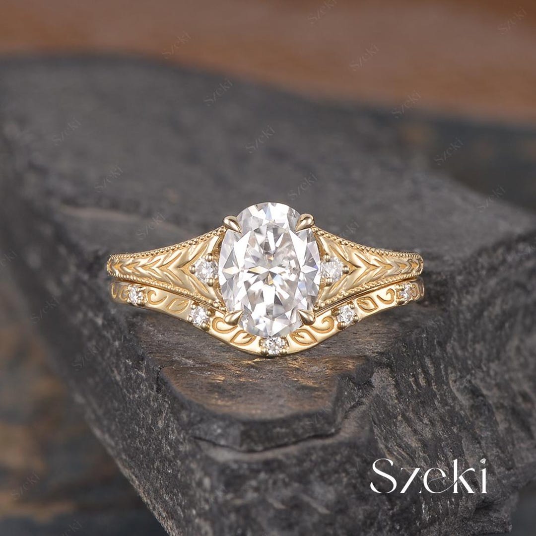 Oval Cut Moissanite Engagement Ring Set Yellow Gold Tulip Setting ...
