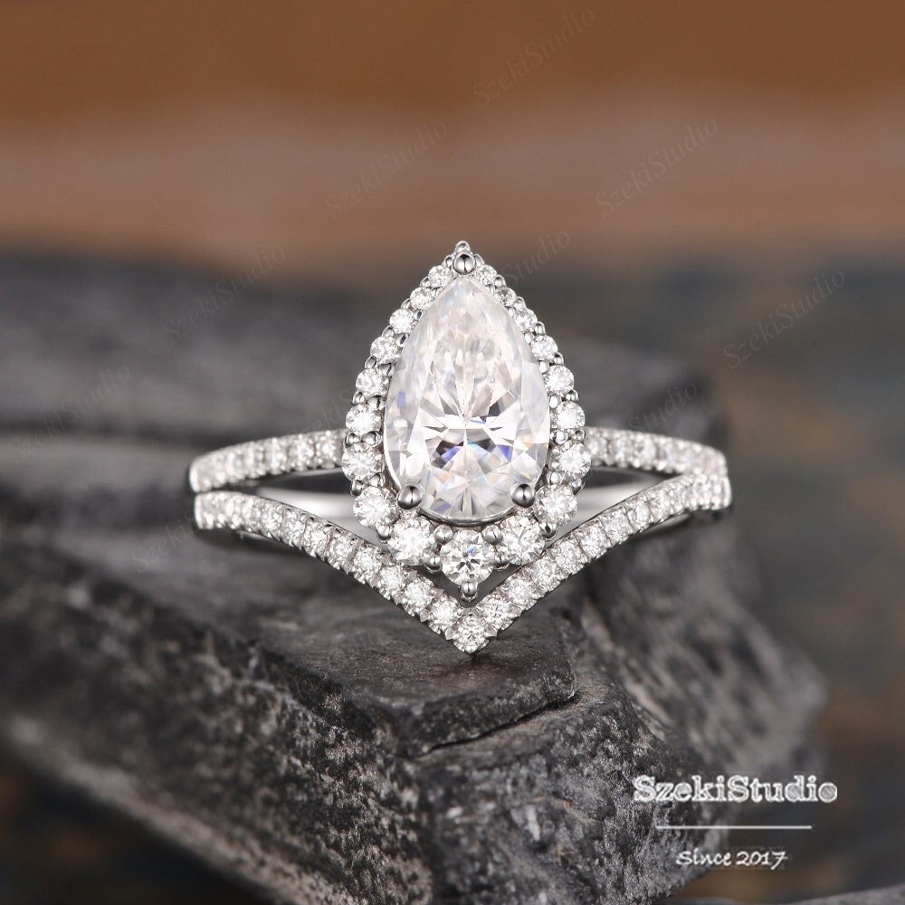 クラスター モアッサナイト エンゲージリング セット ホワイト