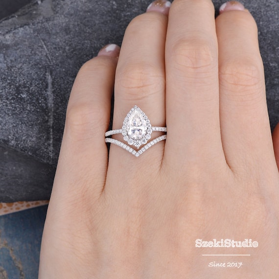 大人気❤️モアッサナイト　デザインリング　エンゲージリング　婚約指輪　7.3号 クラスター モアッサナイト エンゲージリング セット ホワイト