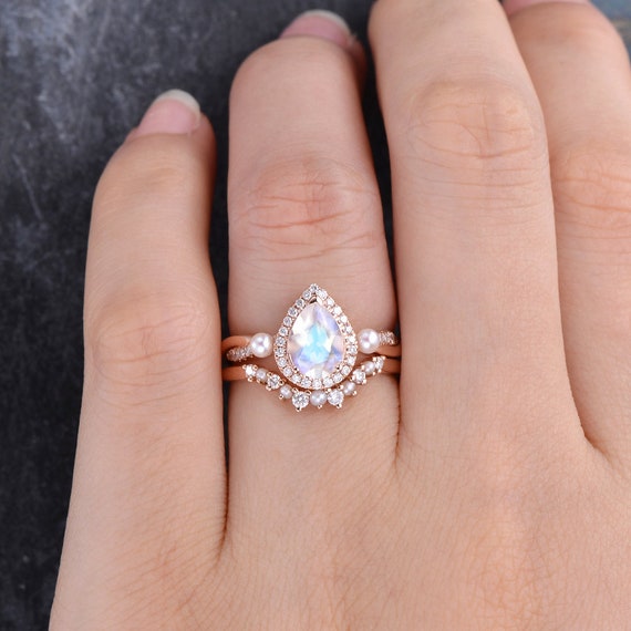 エクストラリリース Pear Shaped Moonstone Engagement Ring Set Infinity Pearl