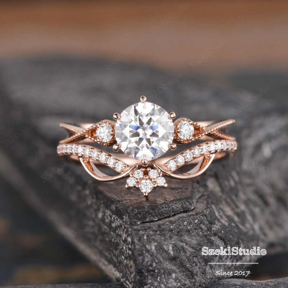 MOISSANITE ゴールドリング 18K RGP印刻 il_fullxfull.5901430242_glg7.jpg