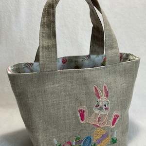 Mini wielkanocny koszyk dziecięcy // Wielkanocna torba dziecięca // Personalizowana torba z haftowanym królikiem / Pisanką