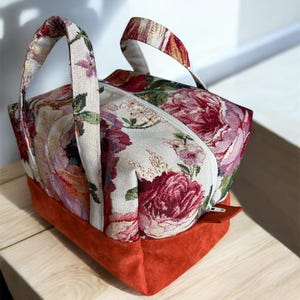 花柄生地とスエードのバニティバッグ // 女性用ビューティーバニティバッグ // コスメティックビューティーバッグ // トイレタリーバッグ