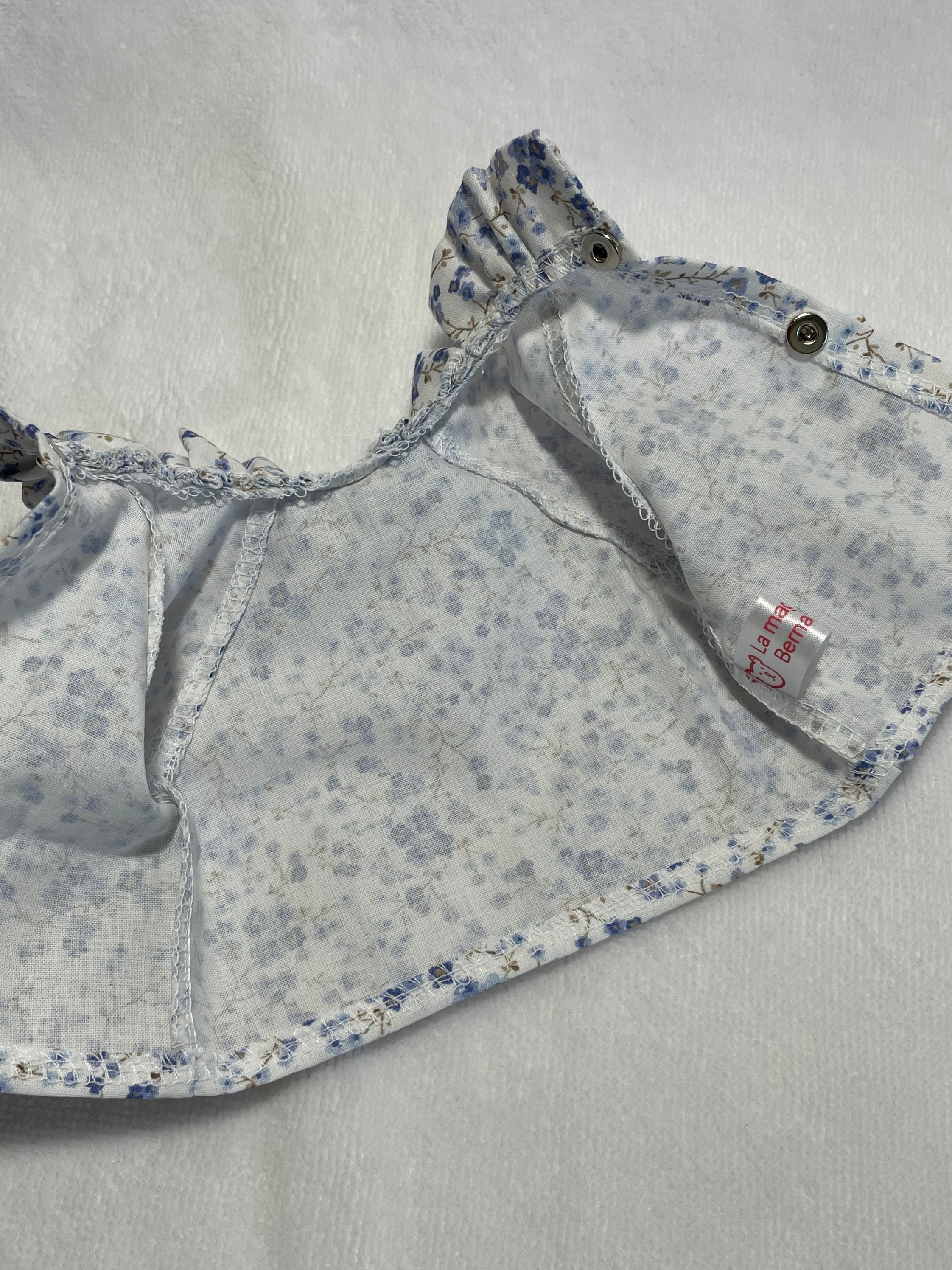 人形の服 // 人形、人形用の花柄プリントコットンのフリル襟付き