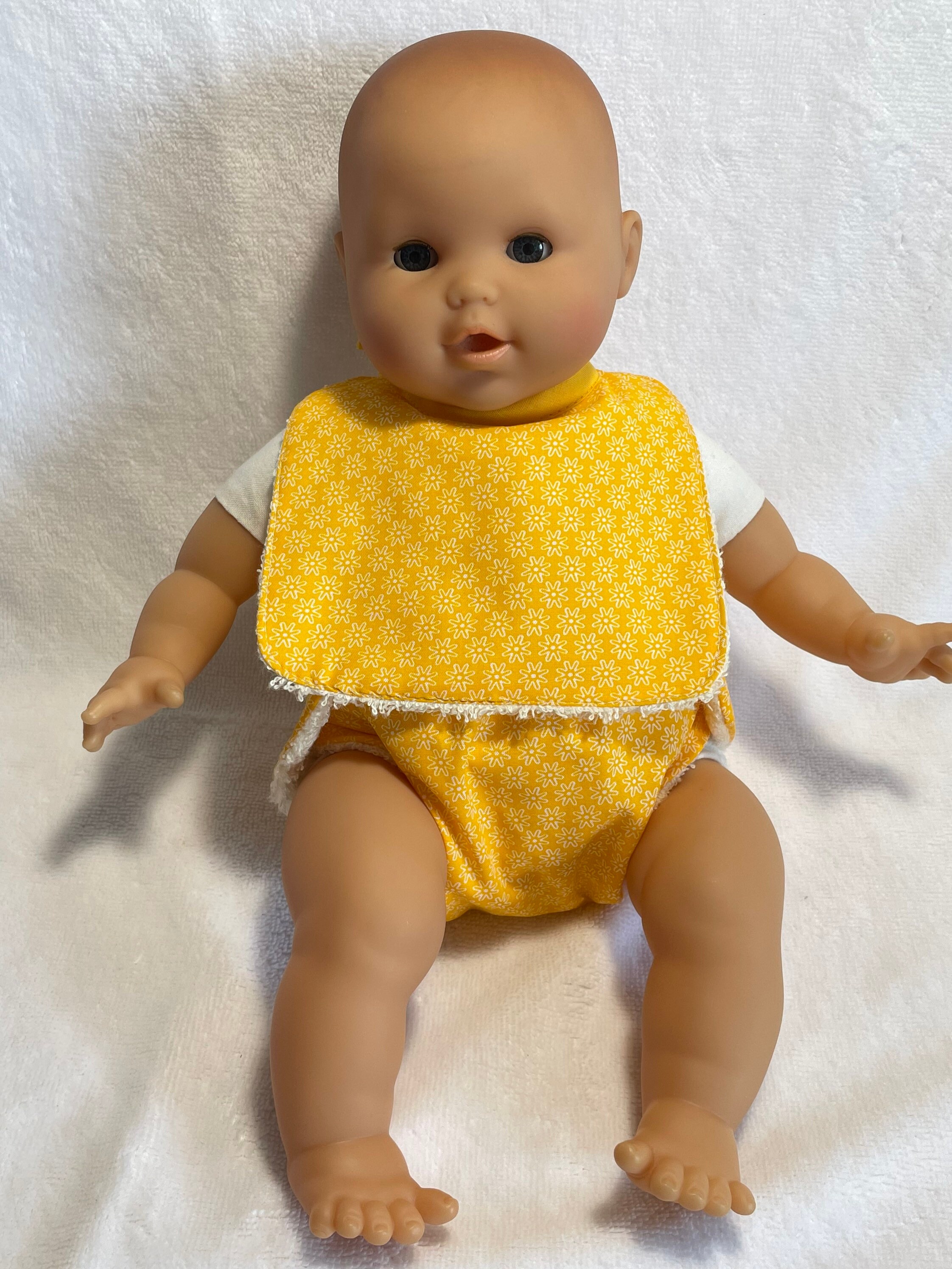 Doll diaper bib // Set of 1 diaper / 2 bibs / 2 wipes in printed cotton fabric and doll or infant sponge