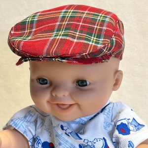 Doll clothes // Flat cap for baby dolls in tartan fabric // Fabric baby doll headpiece