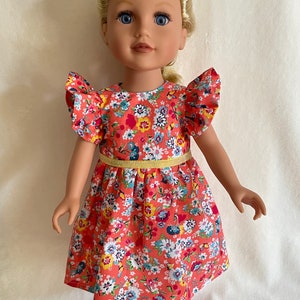Vêtement poupée  // Robe  manches flottantes, taille cintrée et bas évasée // Habit de poupée // Poupée de 47 cm