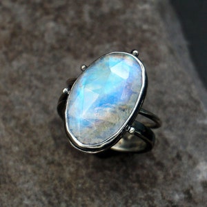 Adjustable Rainbow moonstone ring sterling silver 925 rose cut,oxidized silver ring art nouveau