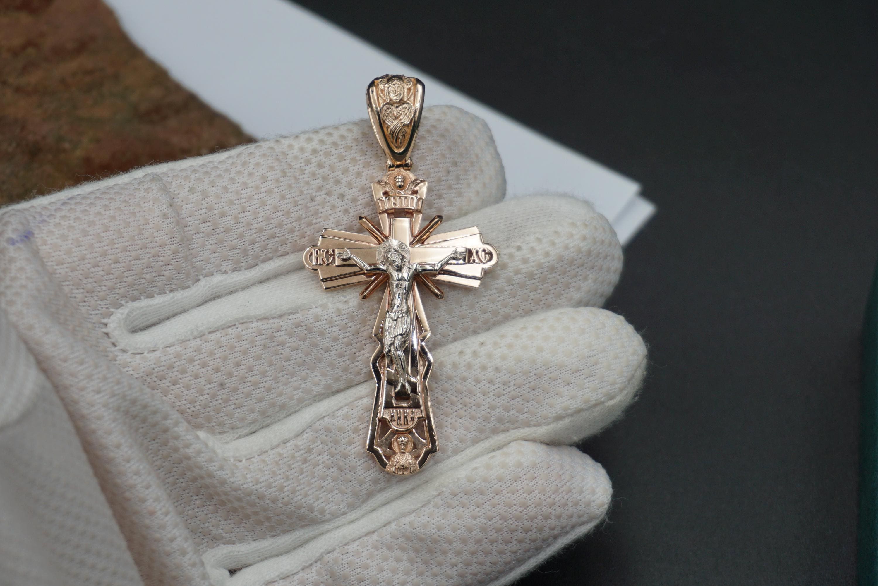 Acquista Collana con croce crocifissione di Gesù per uomo donna Ciondolo crocifisso con catena bizanina in oro argento colore nero in acciaio inossidabile in Italia a partire da 32 Acquista Collana con croce crocifissione di Gesù per uomo donna Ciondolo crocifisso con catena bizanina in oro argento colore nero in acciaio inossidabile in Italia a partire da 32