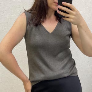 Taupe pure silk sleeveless top, Taupe V Neck Knit Blouse, Minimalist Summer Tank in 100% Silk, Minimalist Summer Luxury Tank