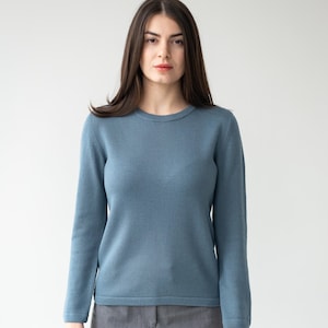 Dusty blue extrafine merino wool longsleeve jumper, Basic thin crew neck wool pullover, Crew neck merino wool top for women