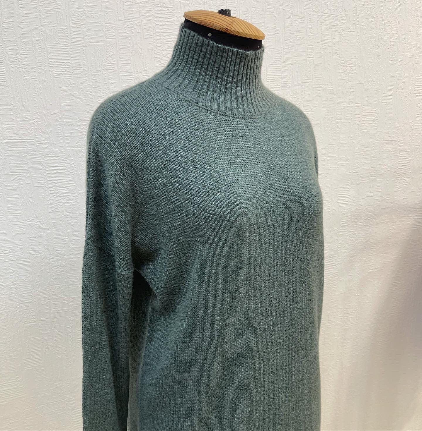 Green pure cashmere sweater for women Minimalist soft and | Etsy