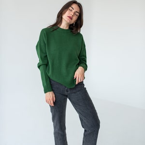 Green merino wool sweater for women, Stylish casual loose knit crew neck sweater image 3