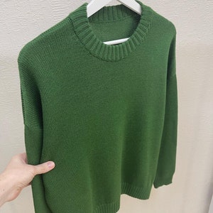 Green merino wool sweater for women, Stylish casual loose knit crew neck sweater image 6