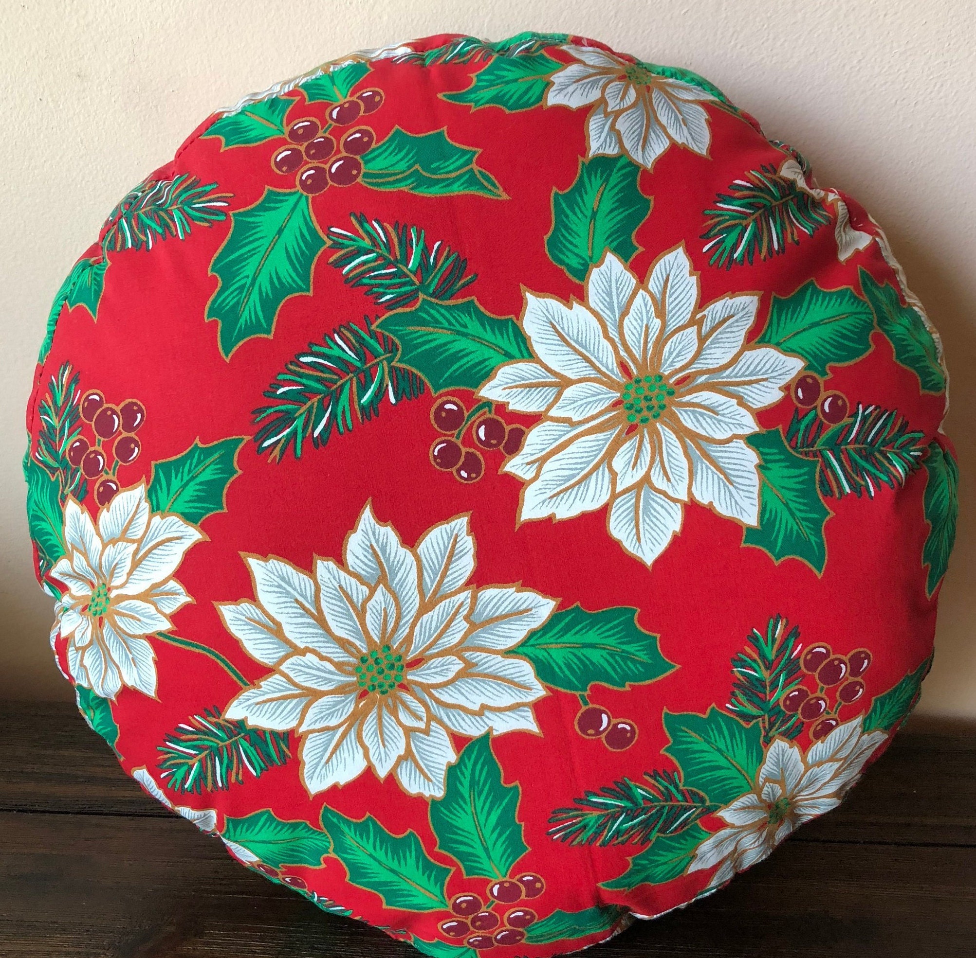 round christmas pillows