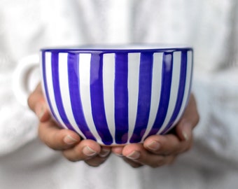 Große Kaffeetasse | Keramik Suppentasse | Steingut-Kaffeetasse, Marineblauer Streifen, Küstenstrand, EXTRA LARGE Becher, handgemachte süße Keramiktasse