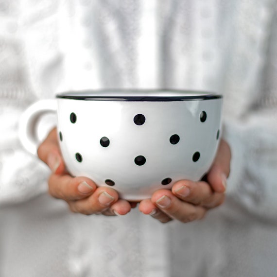 Taza de café grande / taza de sopa de cerámica / taza de café de gres,  lunares blancos y negros, taza EXTRA GRANDE, taza linda de cerámica hecha a  mano -  España