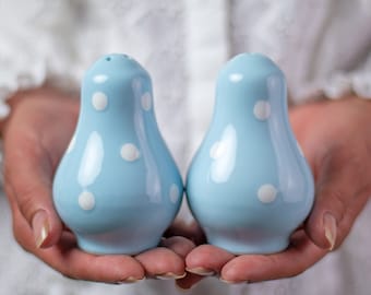 Salt and Pepper Shakers, Ceramic Cruet Set, Handmade Pottery, Sky Blue and White Polka dot Pots, Country Cottage Style, Housewarming Gift