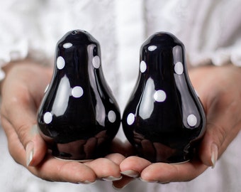 Salt and Pepper Shakers, Ceramic Cruet Set, Handmade Pottery, Black and White Polka dot Pots, Country Cottage Style, Housewarming Gift